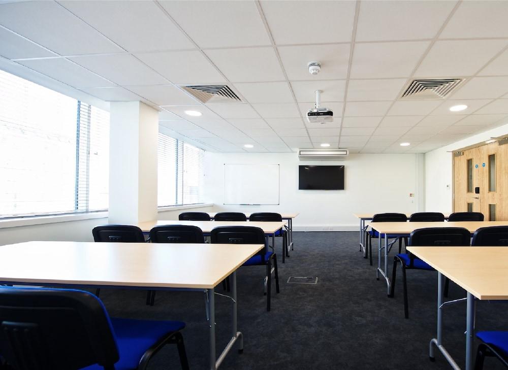 Staycity Aparthotels Manchester Piccadilly Екстер'єр фото